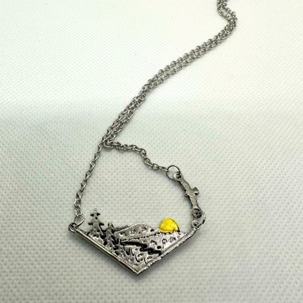 Sunset Necklace​‎ 🦕 - Picture 2 of 2